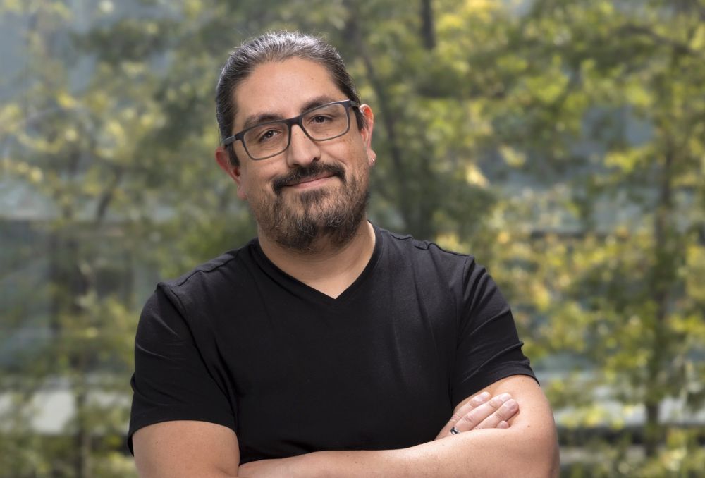 El director de ISCI y académico de la U. de Chile, Leonardo Basso, destaca que "esta portada de The Lancet ID es un hito para la ciencia chilena". 